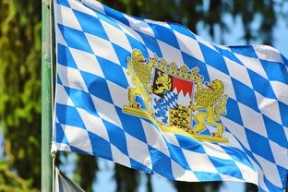 乐鱼体育平台官网-拜仁豪取连胜，欧冠再赢巴黎或创16连胜历史。，拜仁欧冠连冠