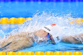 乐鱼娱乐登录-当国乒遇上英语，没啥意外，全是笑料！樊振东never get up笑翻全网，国乒猛将樊振东